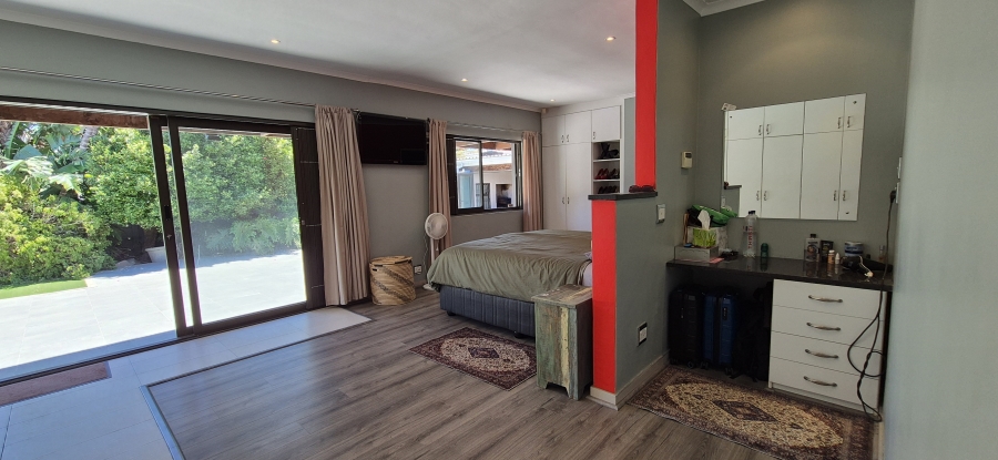 5 Bedroom Property for Sale in Table View Western Cape